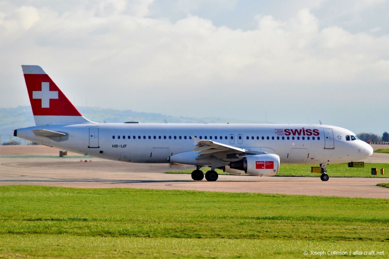 HB-IJF (562) 1995 Airbus A320-214