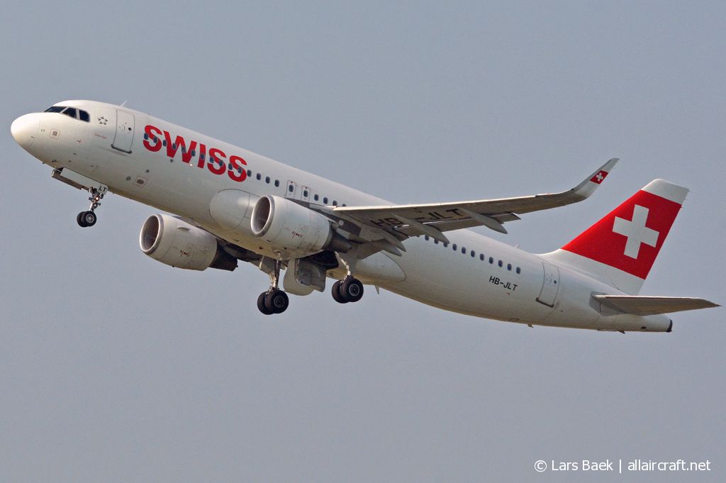 HB-JLT (5518) 2013 Airbus A320-214(WL)