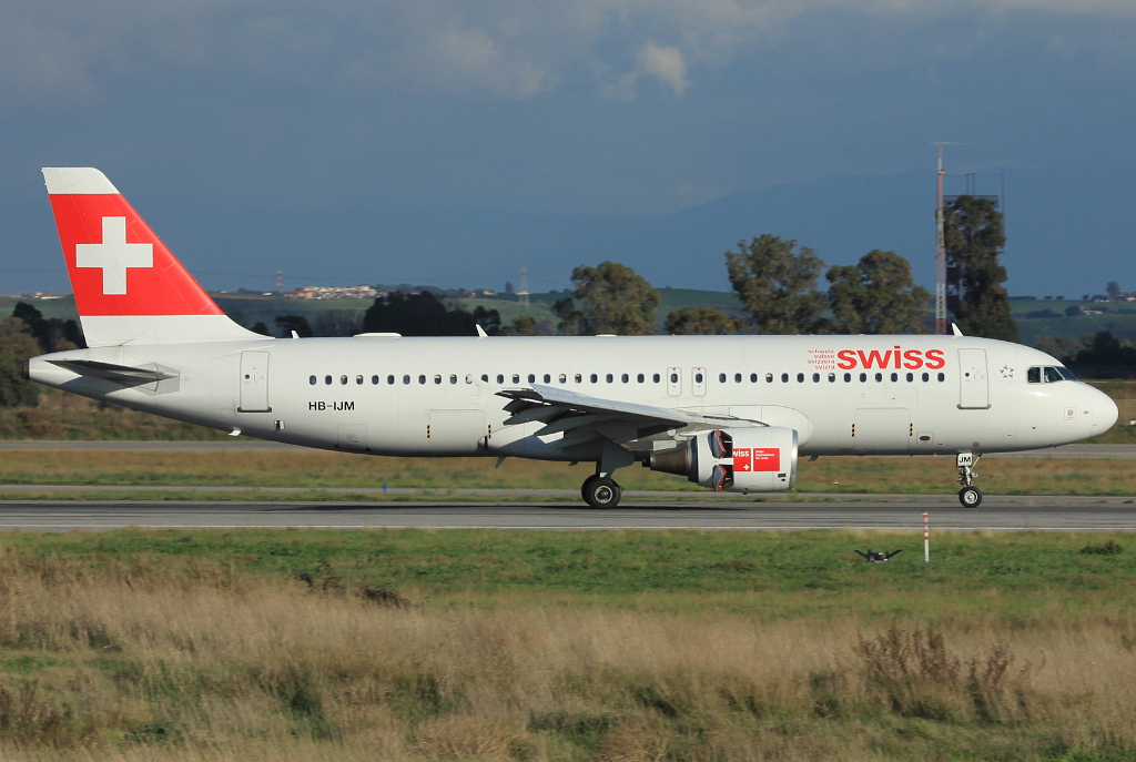HB-IJM (635) 1996 Airbus A320-214
