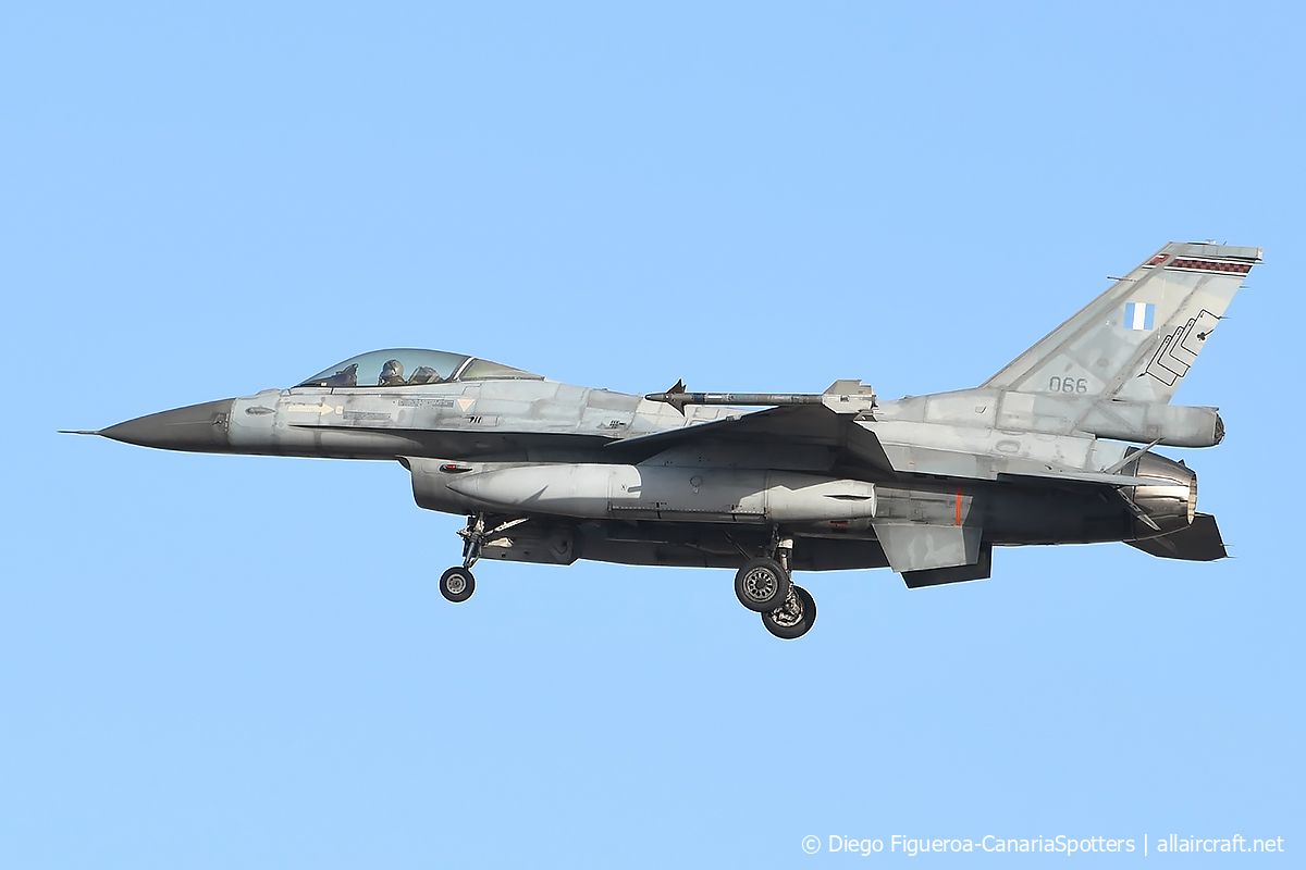066 (TC-22) General Dynamics F-16D