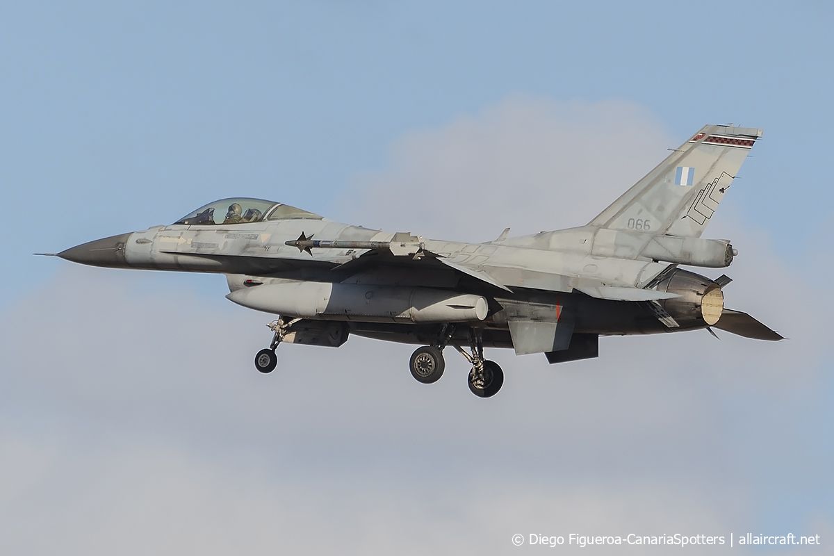 066 (TC-22) General Dynamics F-16D