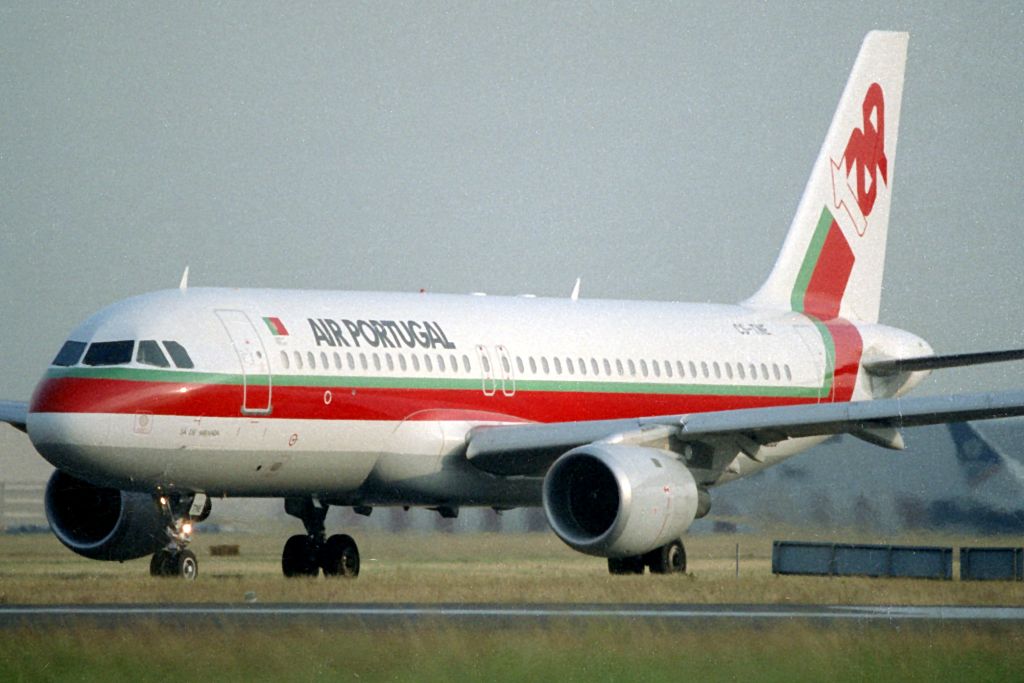 CS-TNE (395) 1992 Airbus A320-212