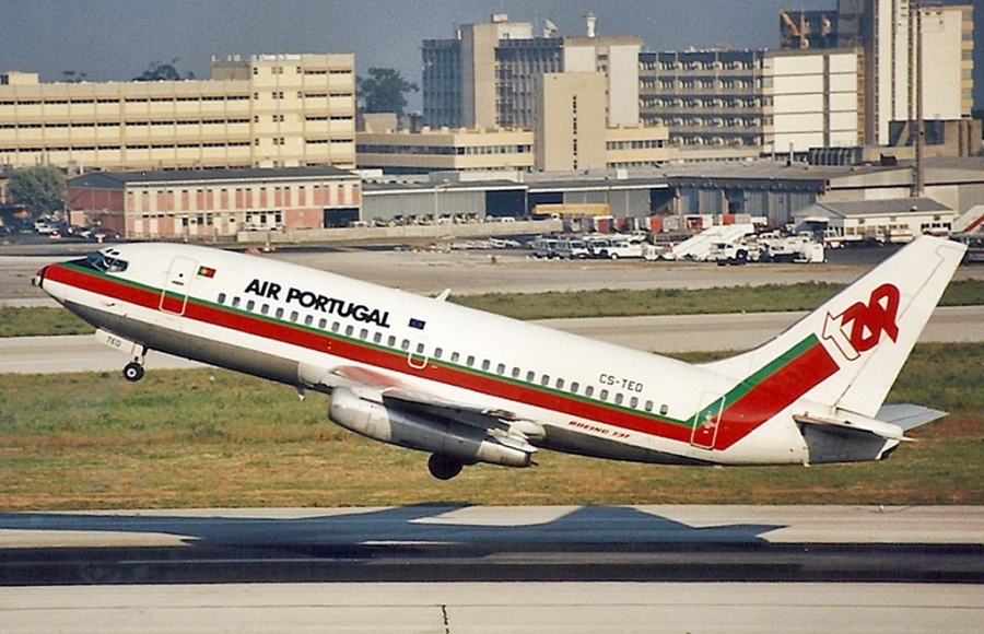 CS-TEO (23045) 1983 Boeing 737-282(A)