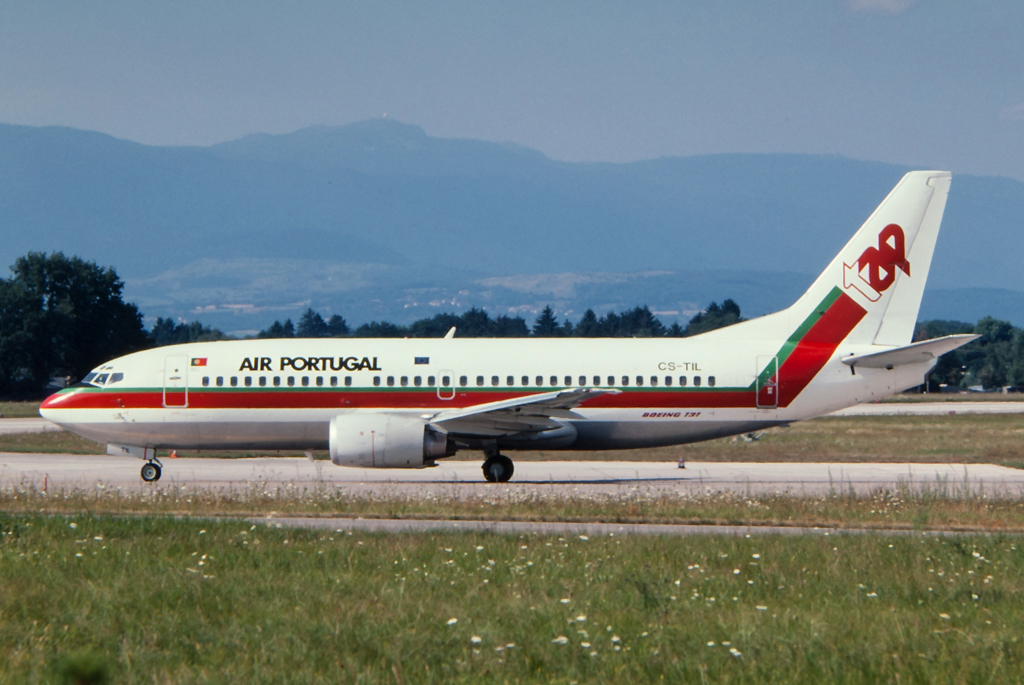 CS-TIL, (cn 25162/2241), Boeing 737-382