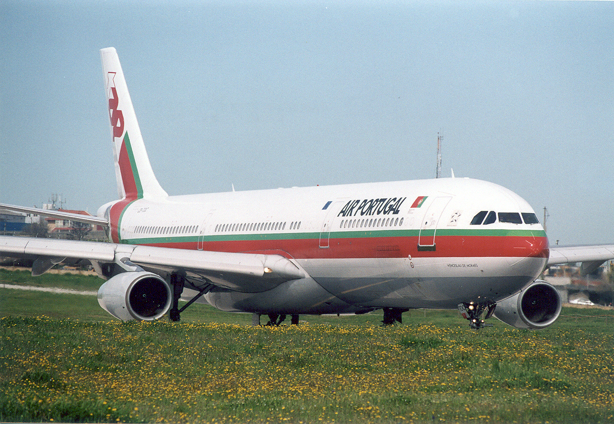 CS-TOC (079) 1995 Airbus A340-312