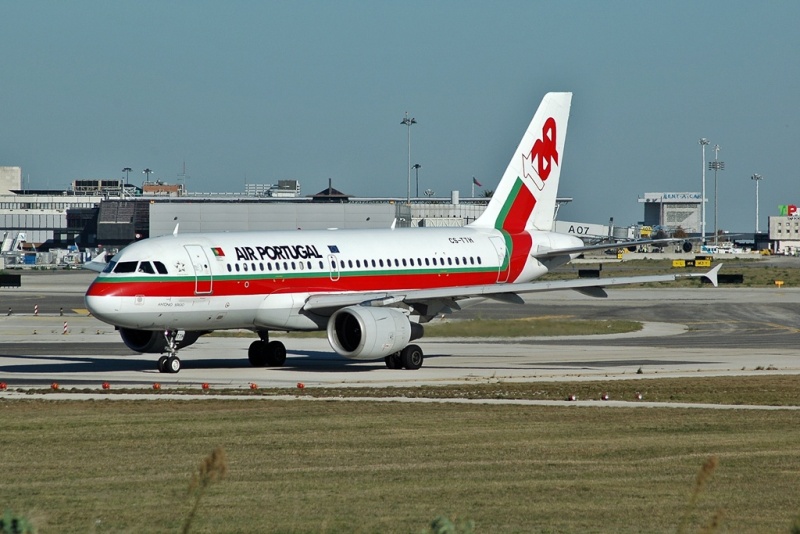 CS-TTH (917) 1998 Airbus A319-111