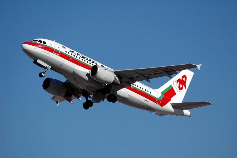 CS-TTL (1100) 1999 Airbus A319-111