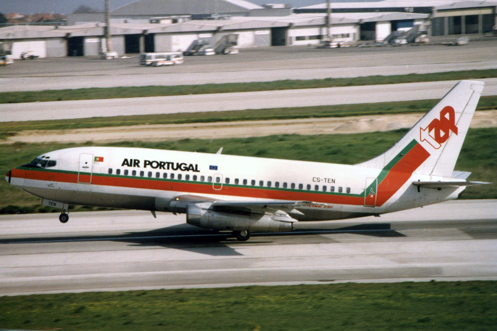 CS-TEN (23044) 1983 Boeing 737-282(A)