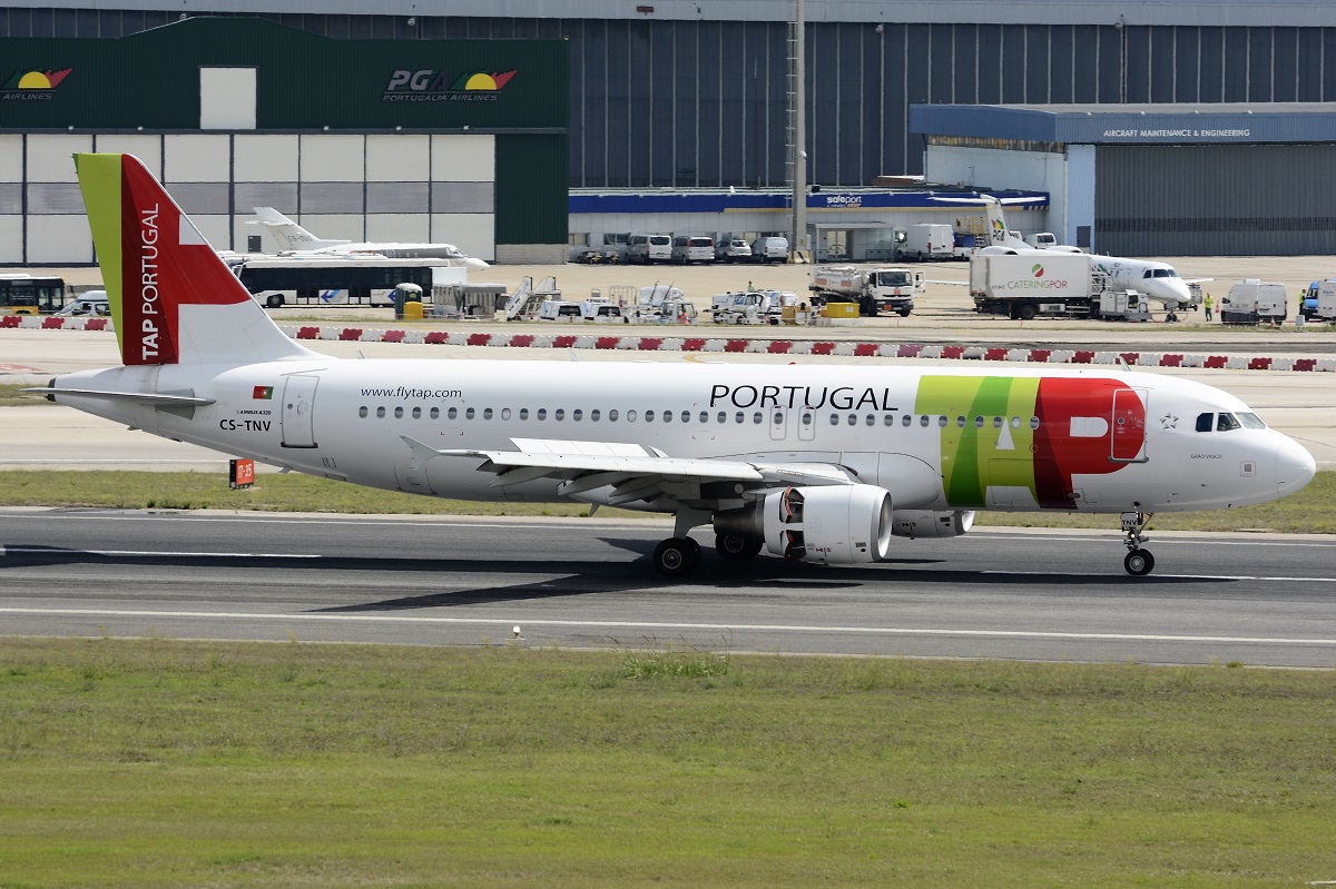 CS-TNV · Airbus A320-214 · (LIS / LPPT)