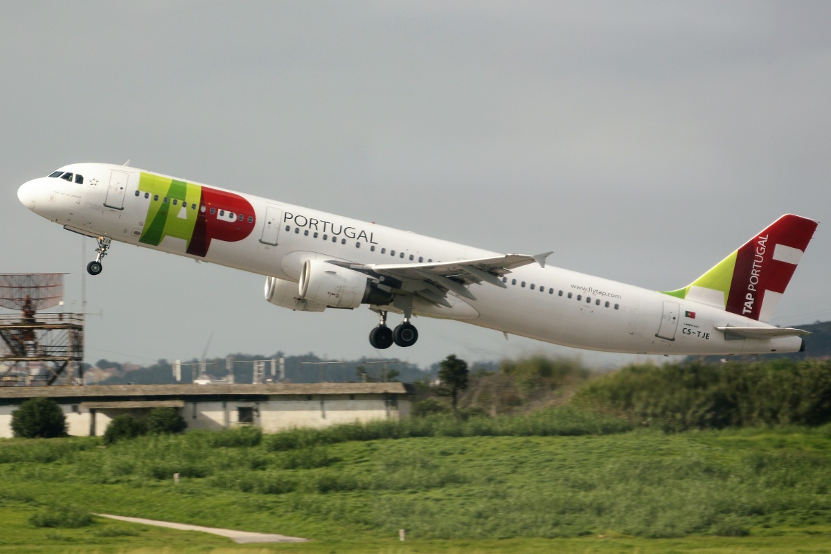 CS-TJE (1307) 2000 Airbus A321-211