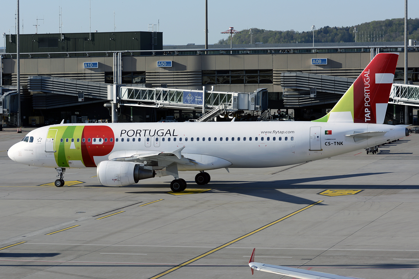 CS-TNK (1206) 2000 Airbus A320-214