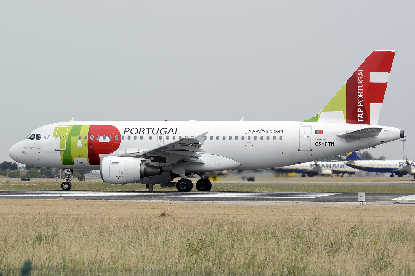 CS-TTN (1120) 1999 Airbus A319-111