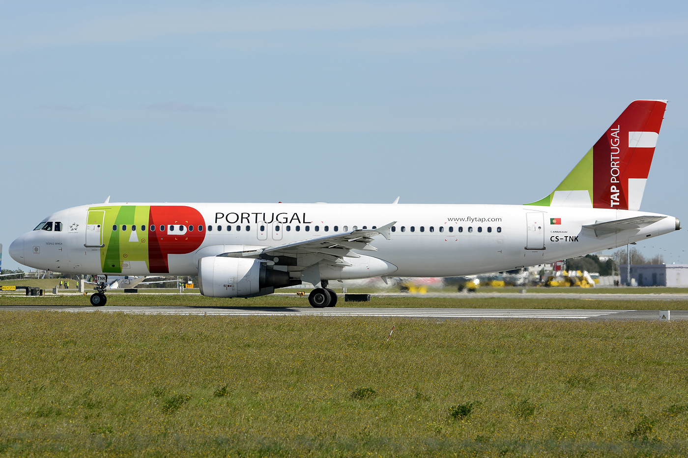 CS-TNK (1206) 2000 Airbus A320-214