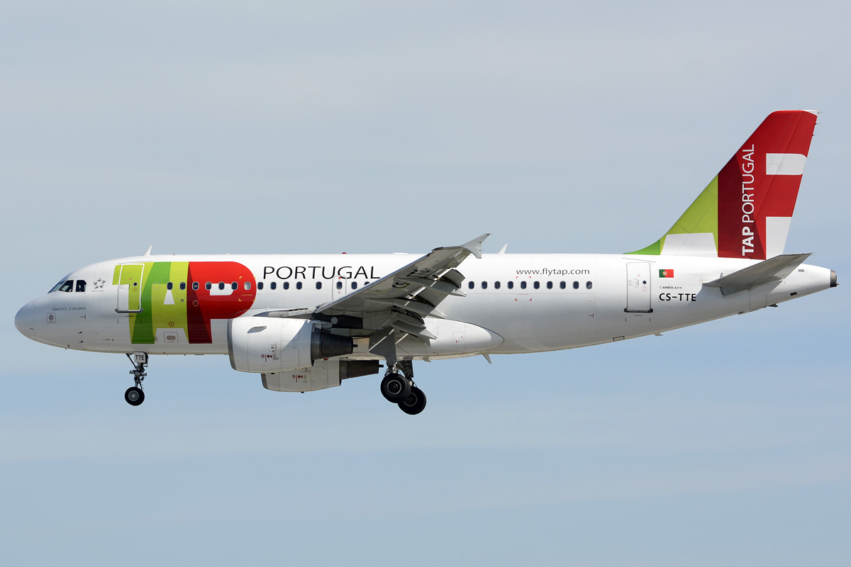 CS-TTE (821) 1998 Airbus A319-111