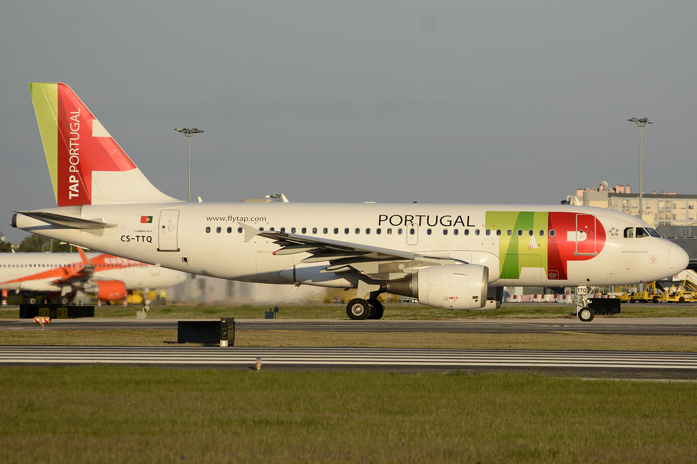 CS-TTQ (629) 1996 Airbus A319-112