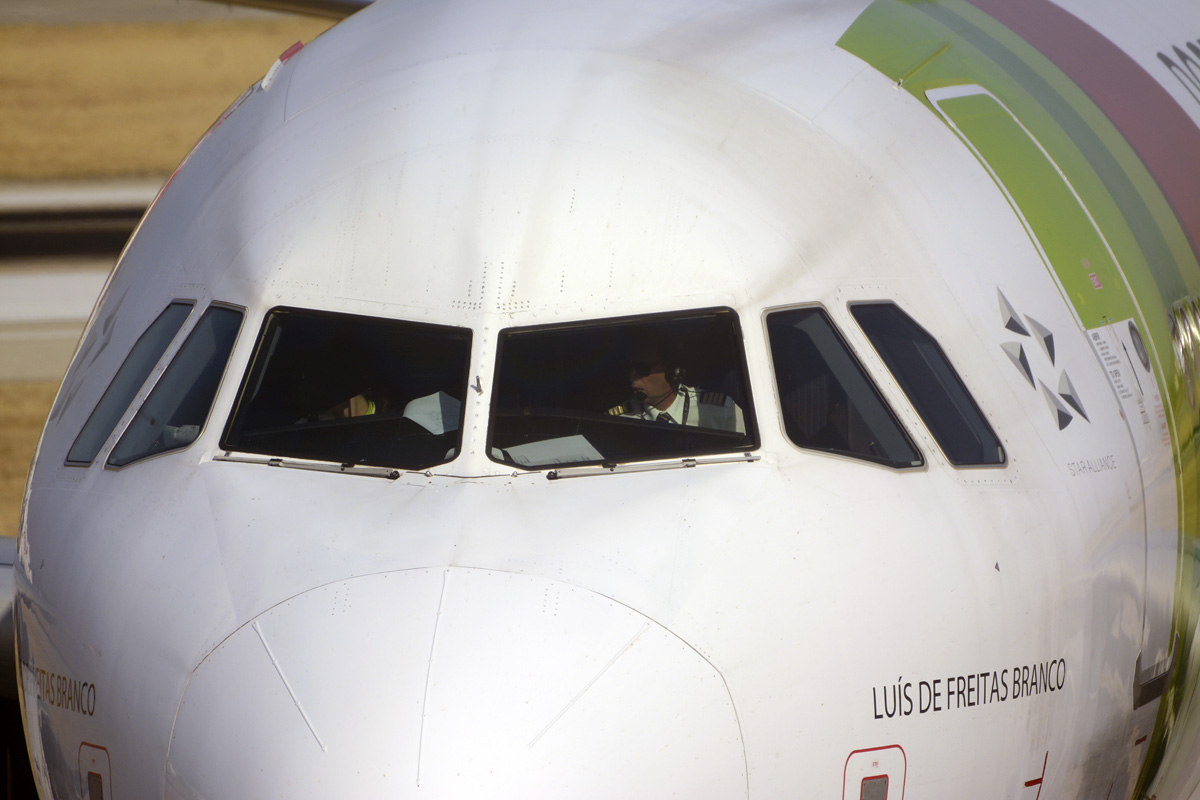 CS-TNR · Airbus A320-214 · (LIS / LPPT)