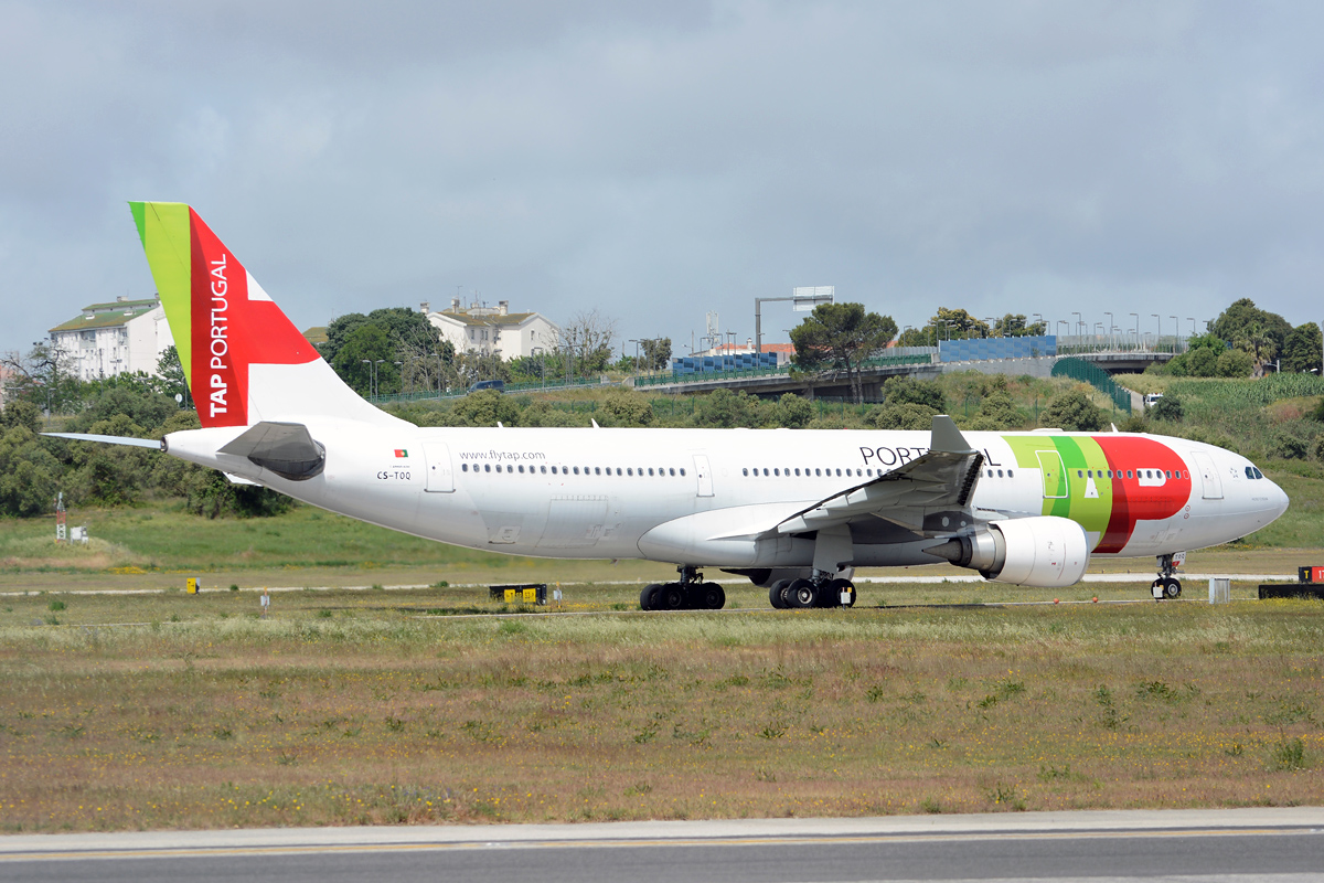 CS-TOQ (477) 2002 Airbus A330-203