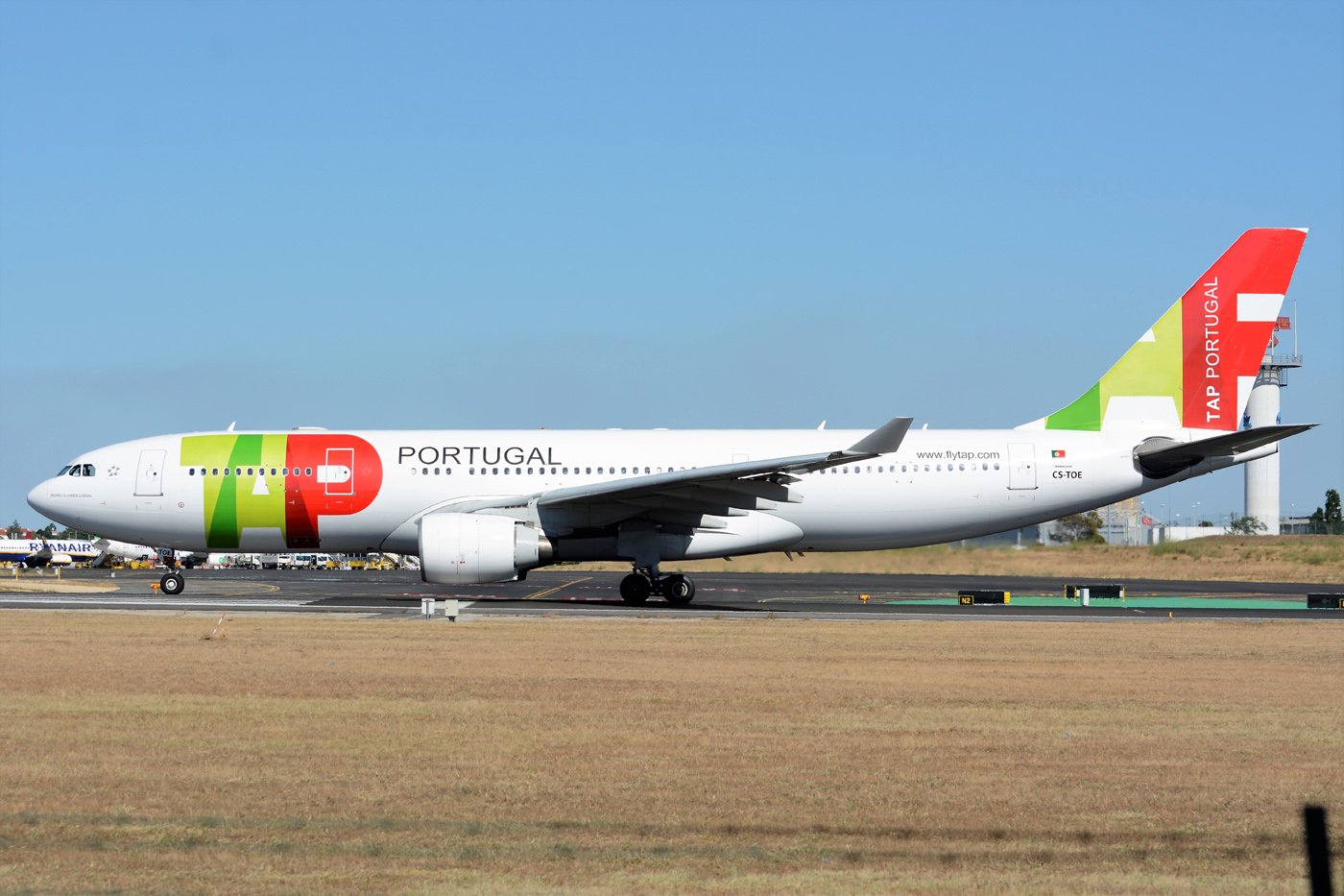 CS-TOE (305) 1999 Airbus A330-223