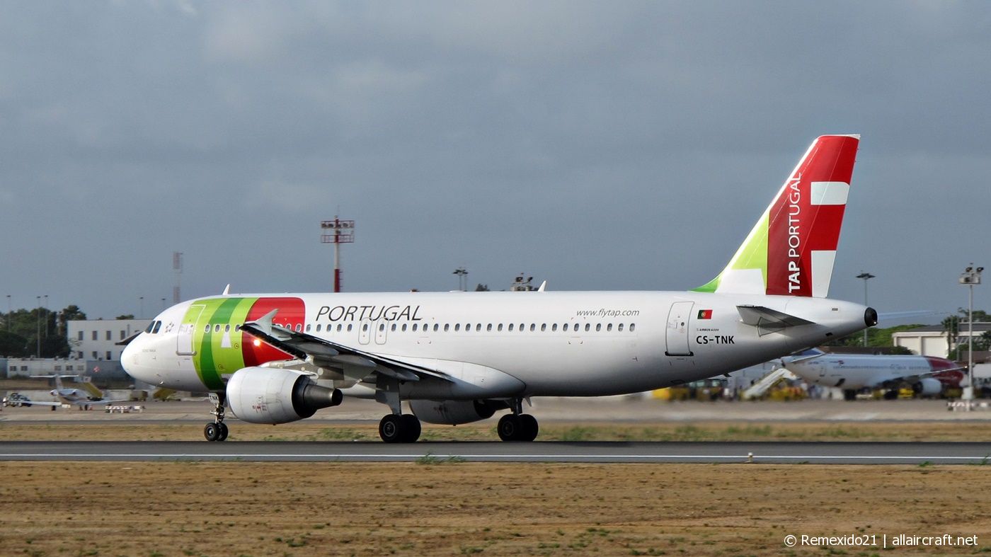 CS-TNK (1206) 2000 Airbus A320-214