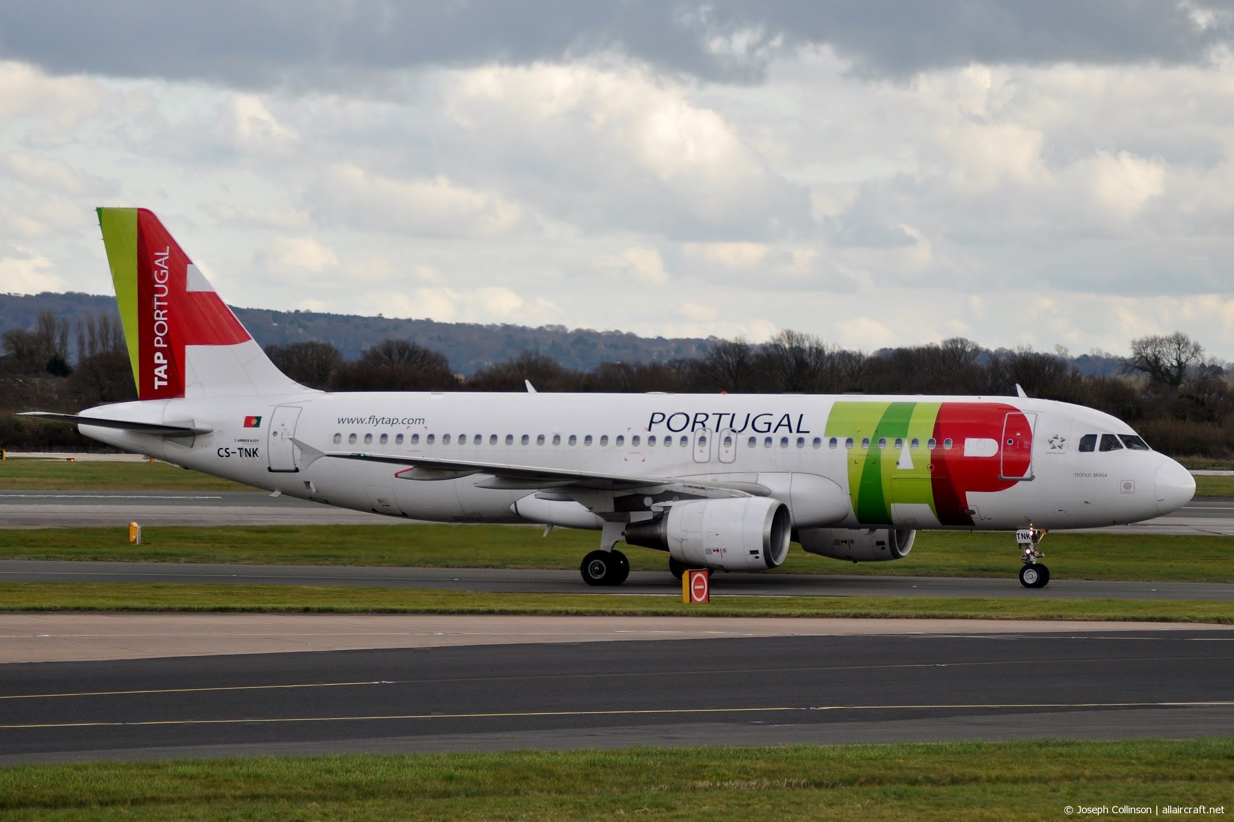 CS-TNK (1206) 2000 Airbus A320-214