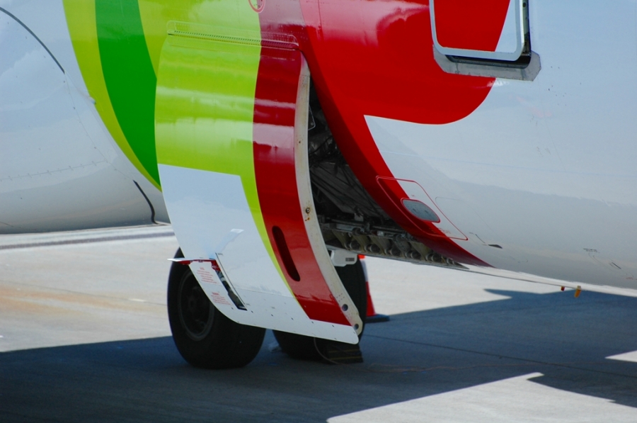 CS-TNL (1231) 2000 Airbus A320-214