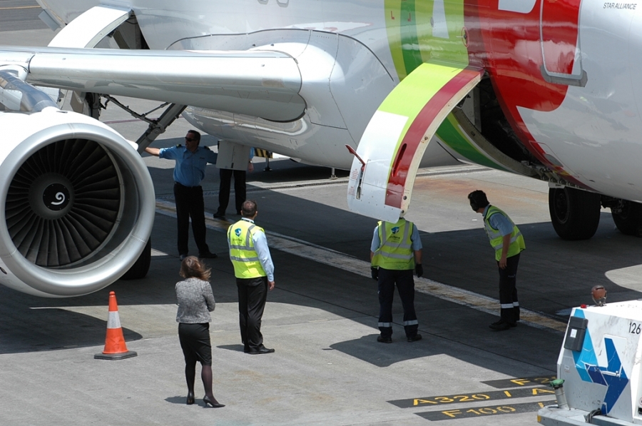 CS-TNL (1231) 2000 Airbus A320-214