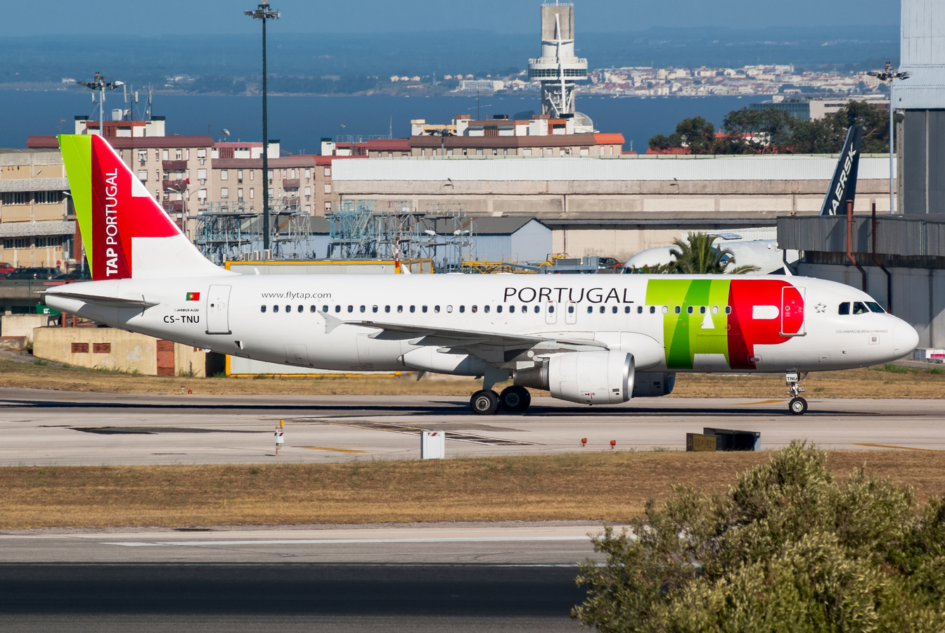 CS-TNU · Airbus A320-214 · (LIS / LPPT)