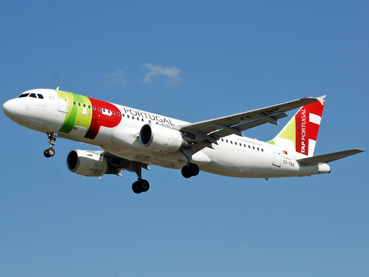 CS-TNV · Airbus A320-214 · (CPH / EKCH)