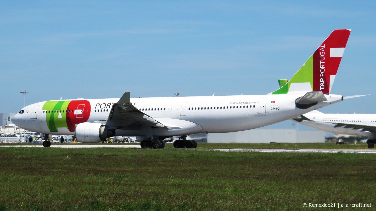 CS-TOI (195) 1997 Airbus A330-223