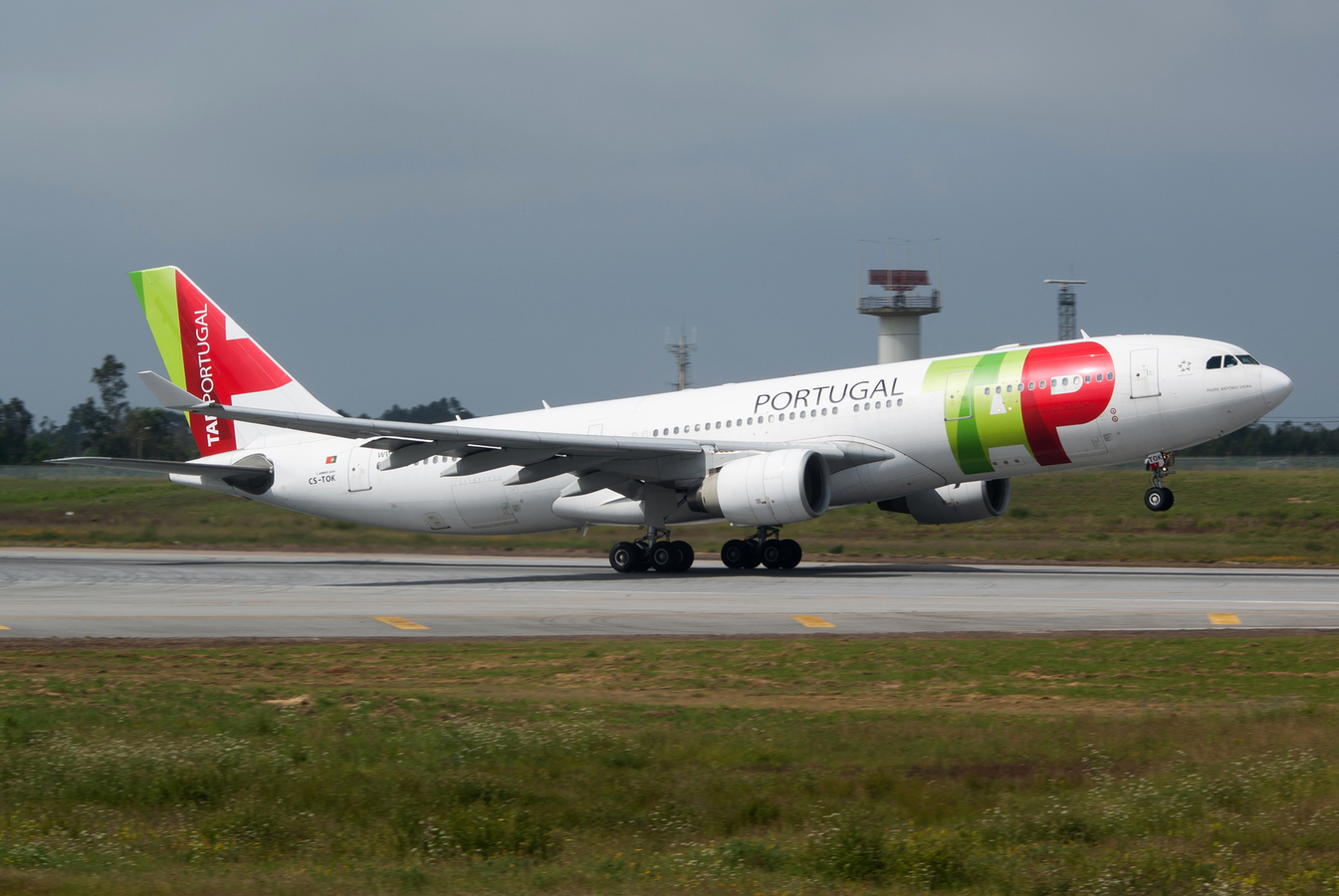 CS-TOK (317) 1999 Airbus A330-223