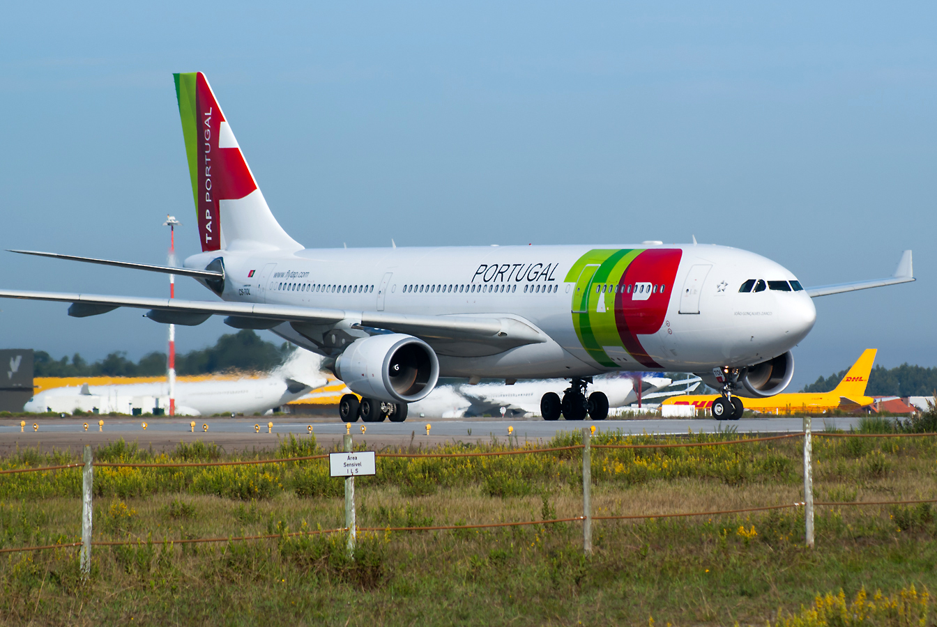 CS-TOL (877) 2007 Airbus A330-202