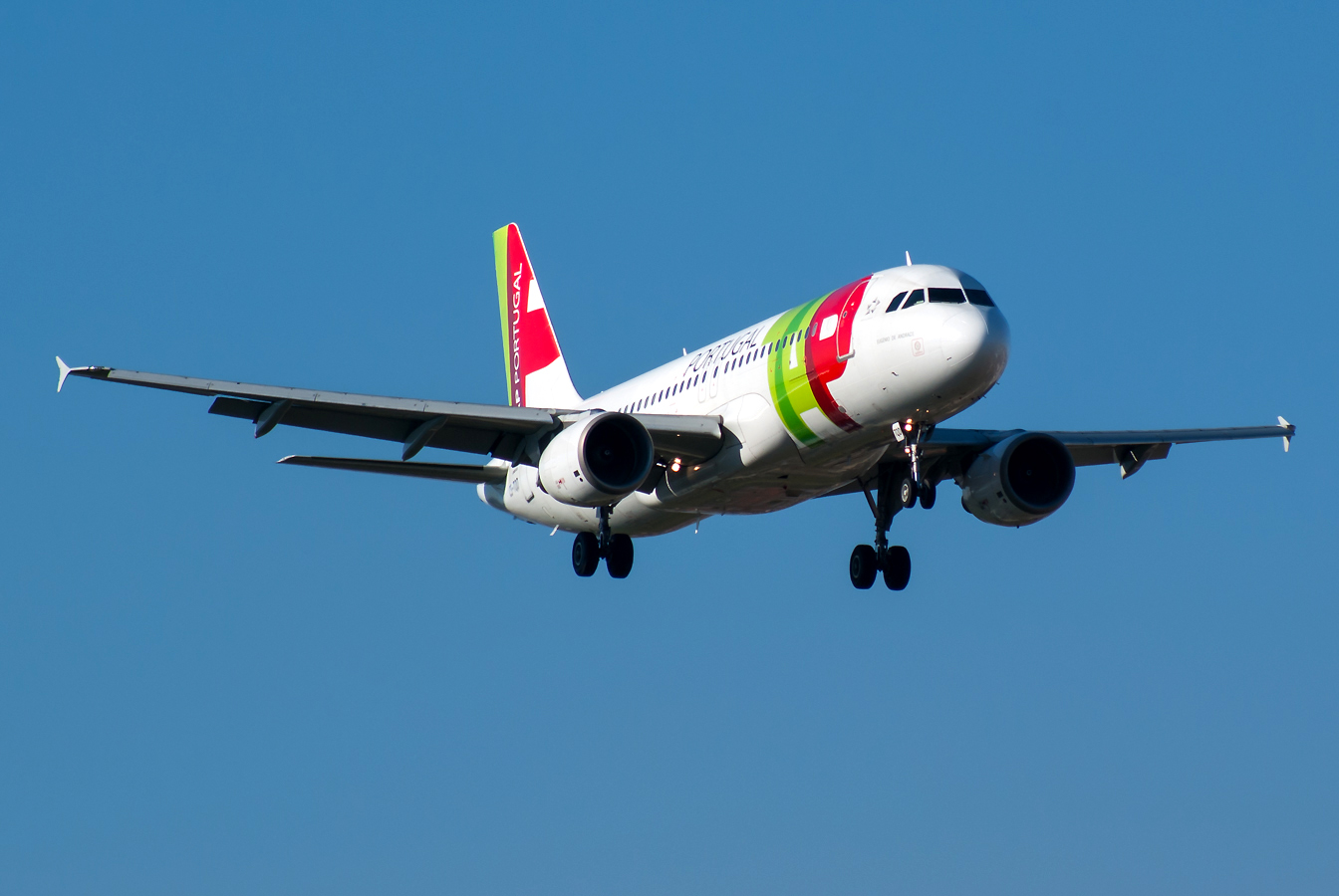 CS-TQD (870) 1999 Airbus A320-214