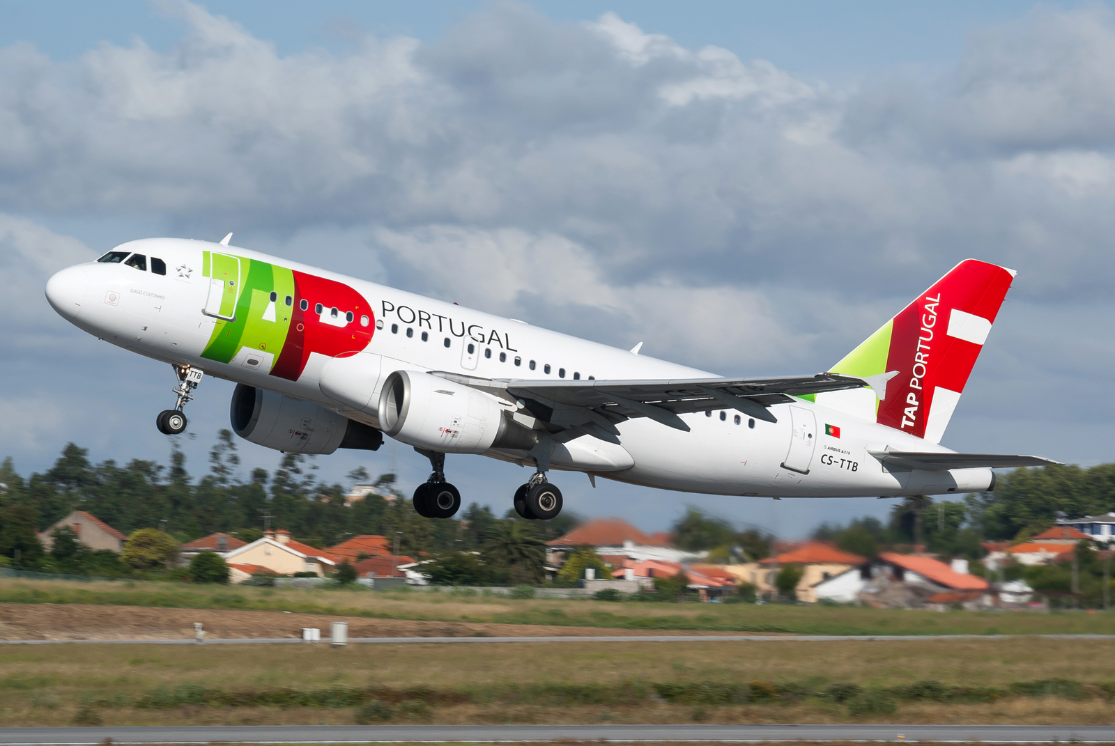 CS-TTB (755) 1997 Airbus A319-111