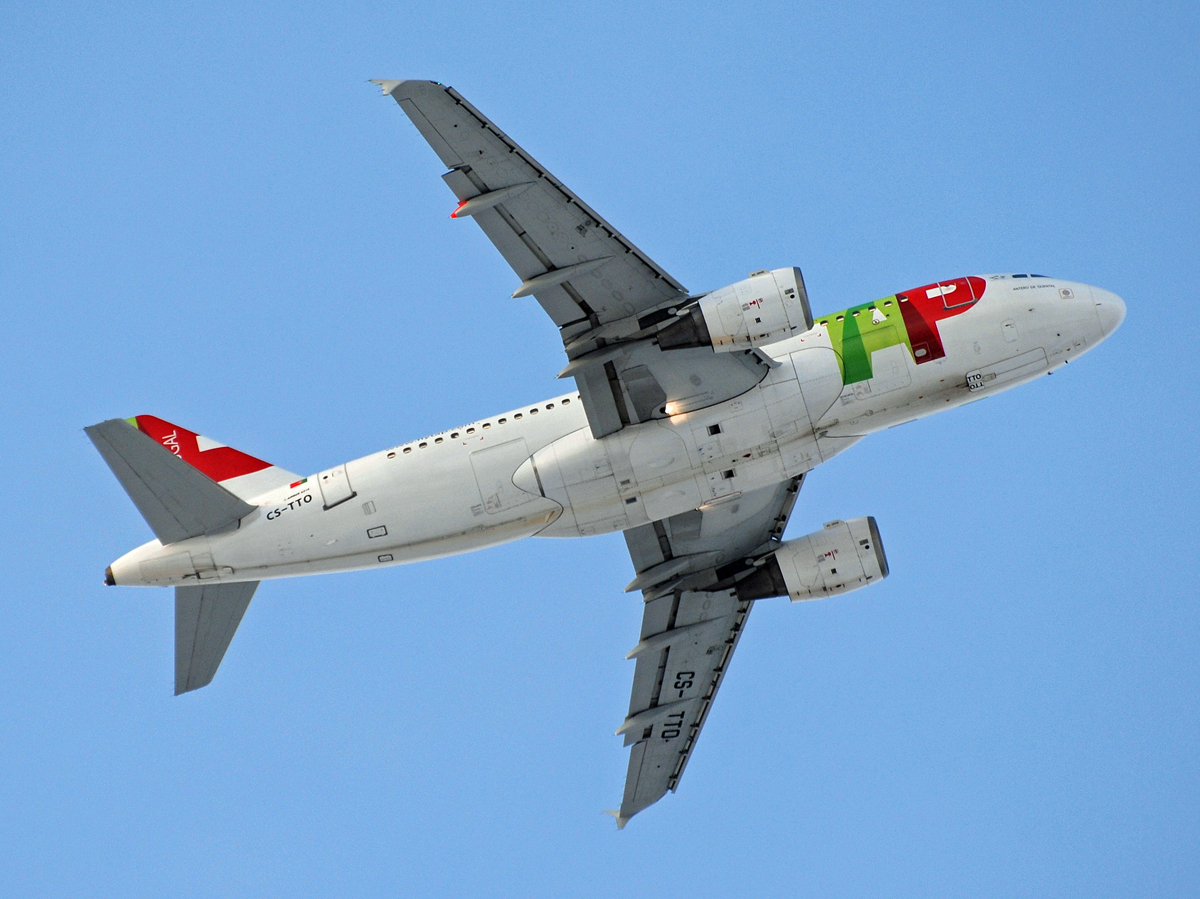 CS-TTO (1127) 1999 Airbus A319-111