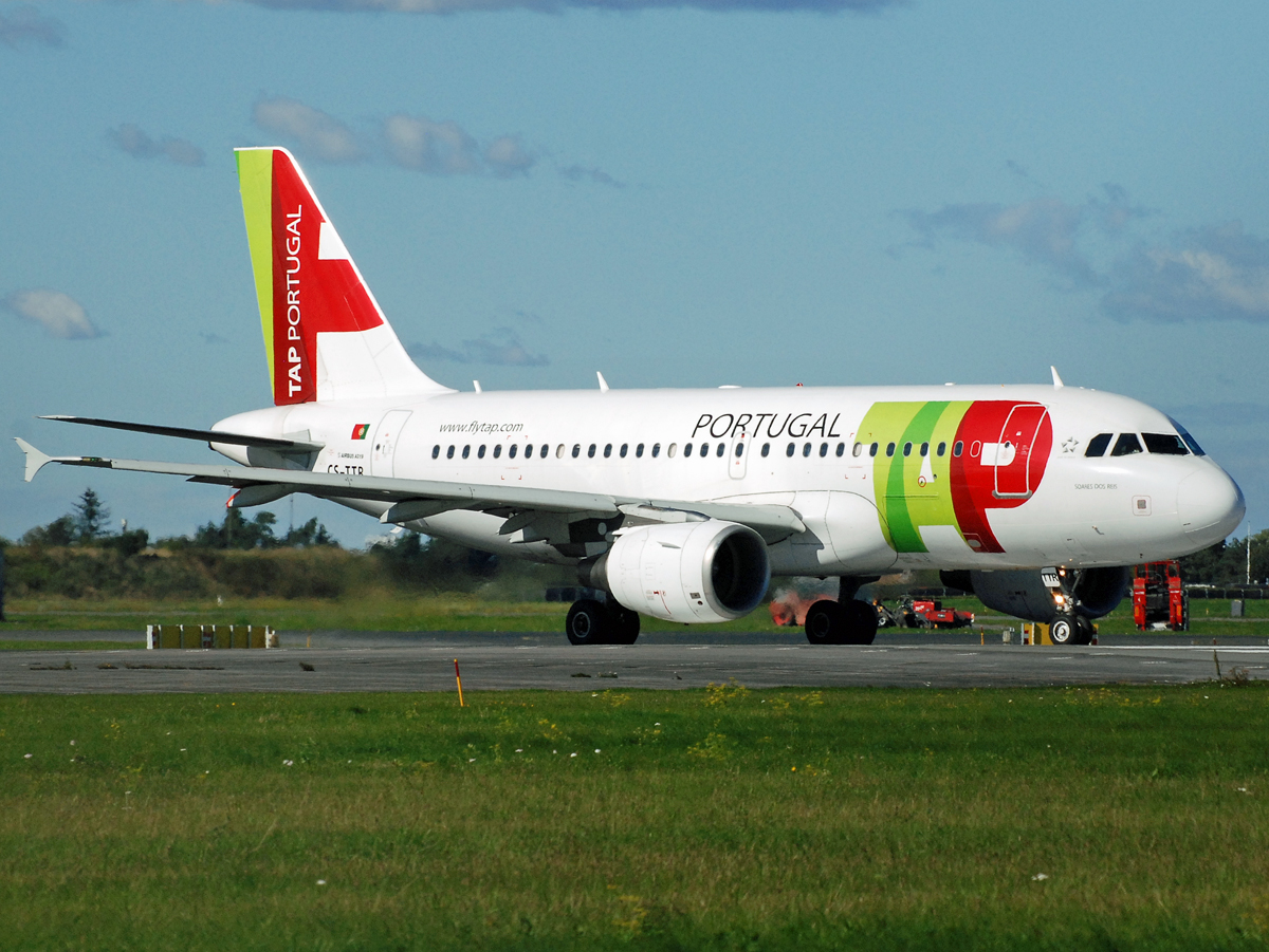 CS-TTR (1756) 2002 Airbus A319-112