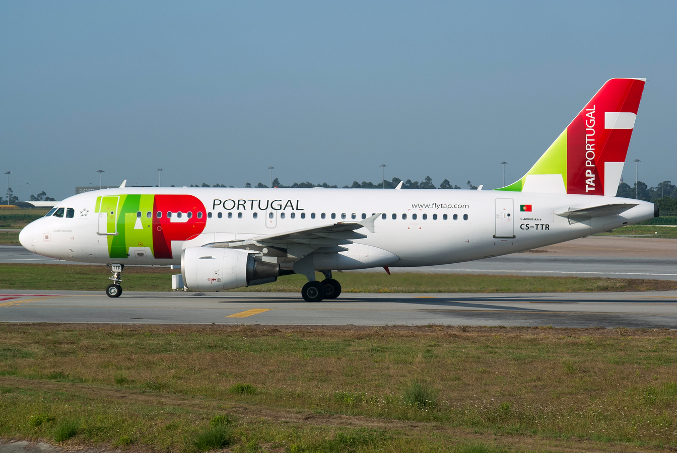 CS-TTR (1756) 2002 Airbus A319-112