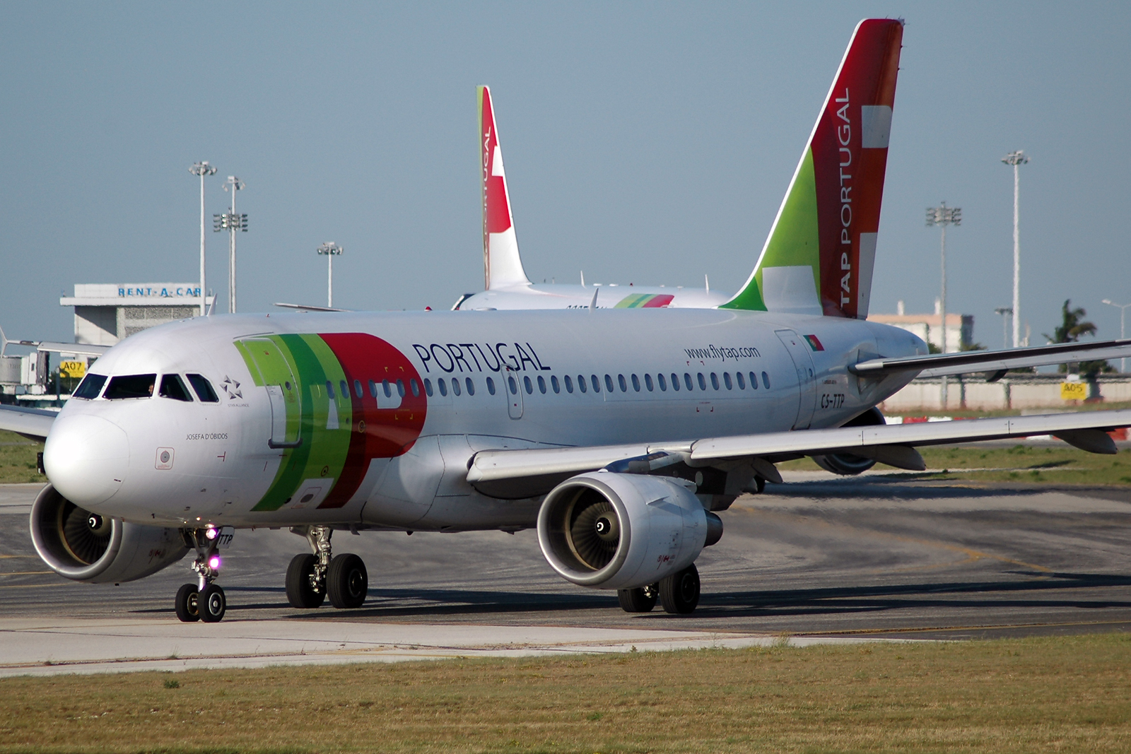 CS-TTP (1165) 2000 Airbus A319-111