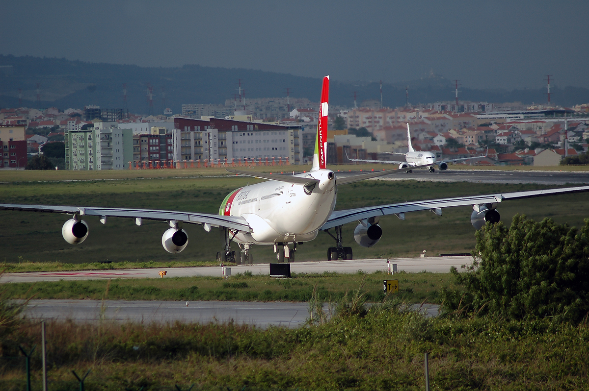 CS-TOA (041) 1994 Airbus A340-312