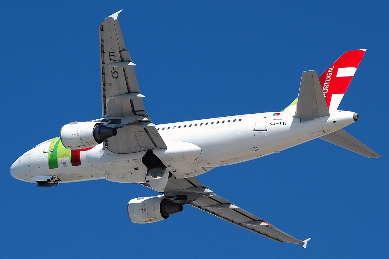 CS-TTI · Airbus A319-111 · (FAO / LPFR)