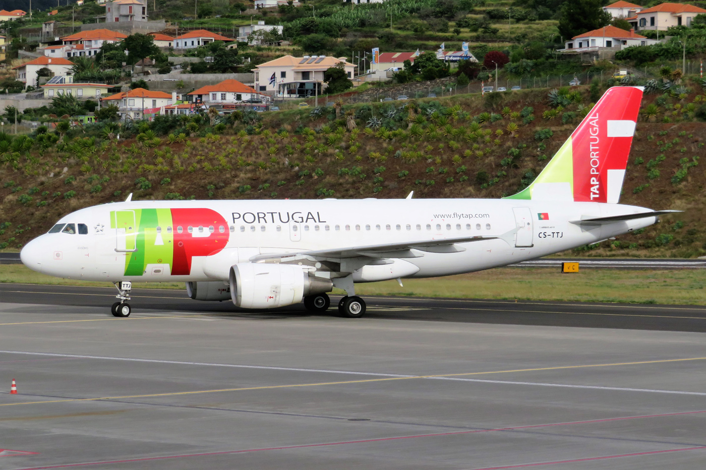 CS-TTJ (979) 1999 Airbus A319-111