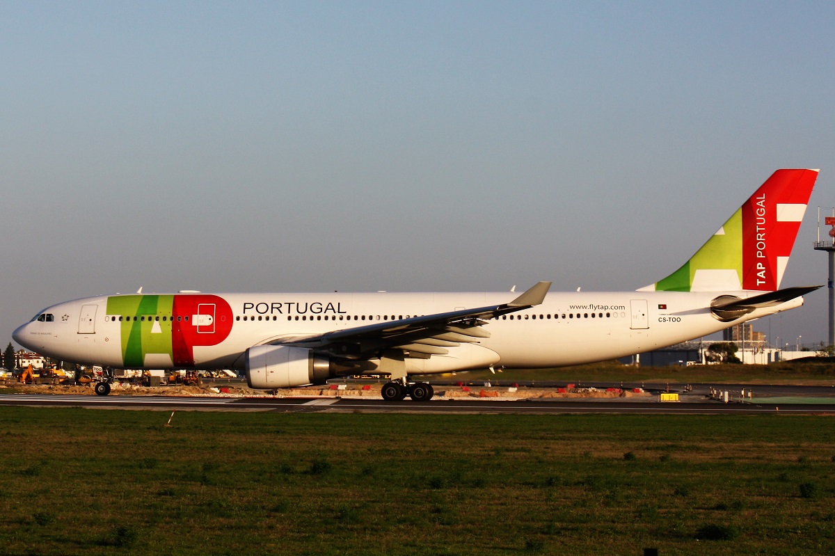 CS-TOO (914) 2008 Airbus A330-202