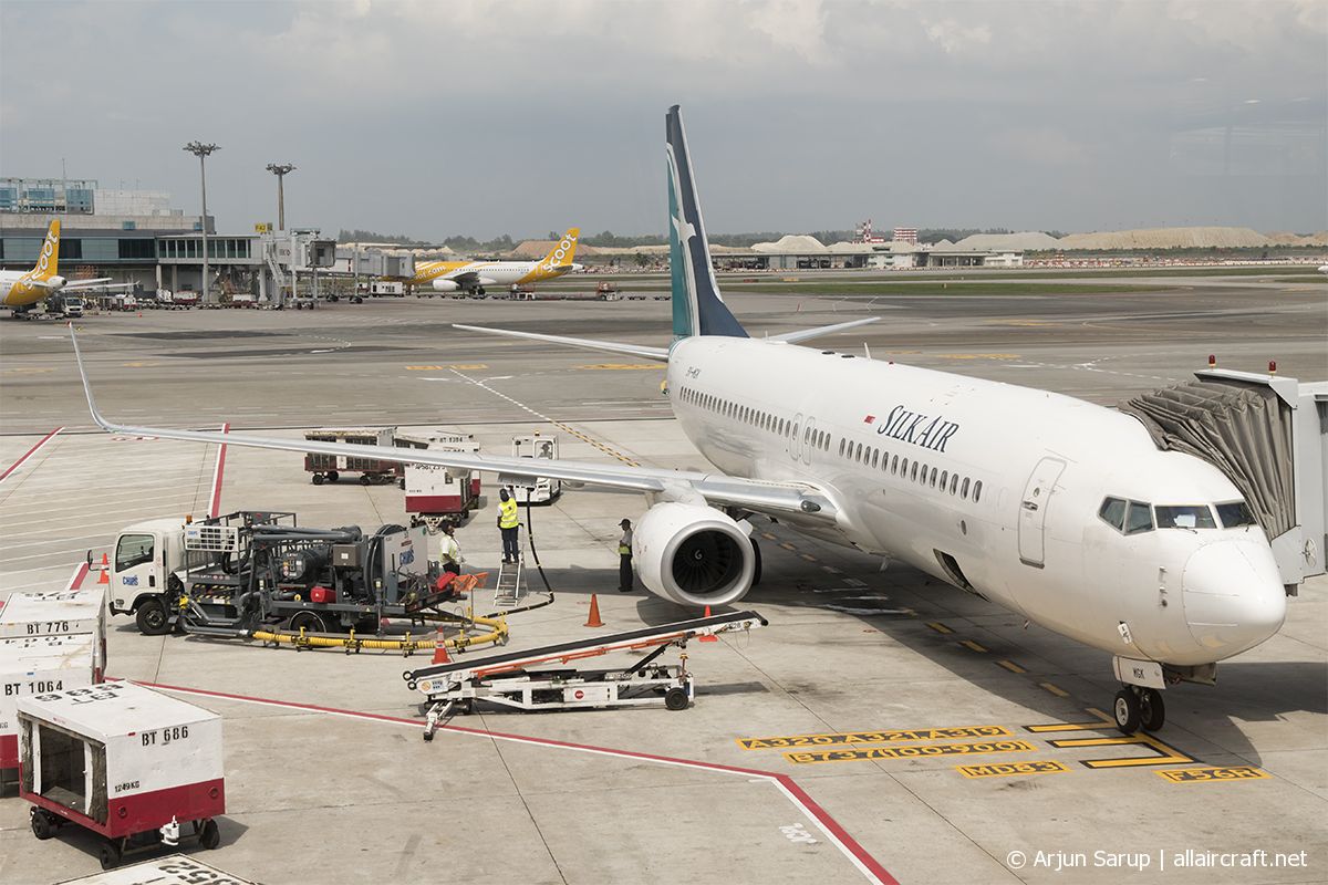 9V-MGK (44227) Boeing 737-8SA(WL)