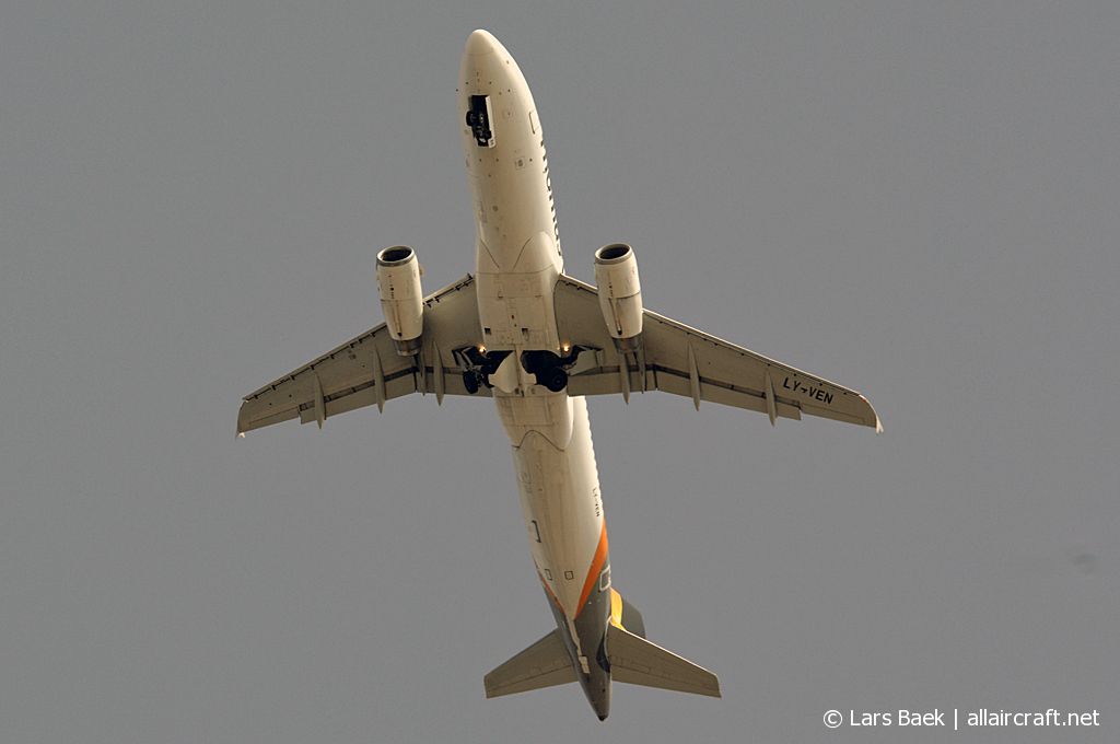 LY-VEN (cn 1626) Airbus A320-233