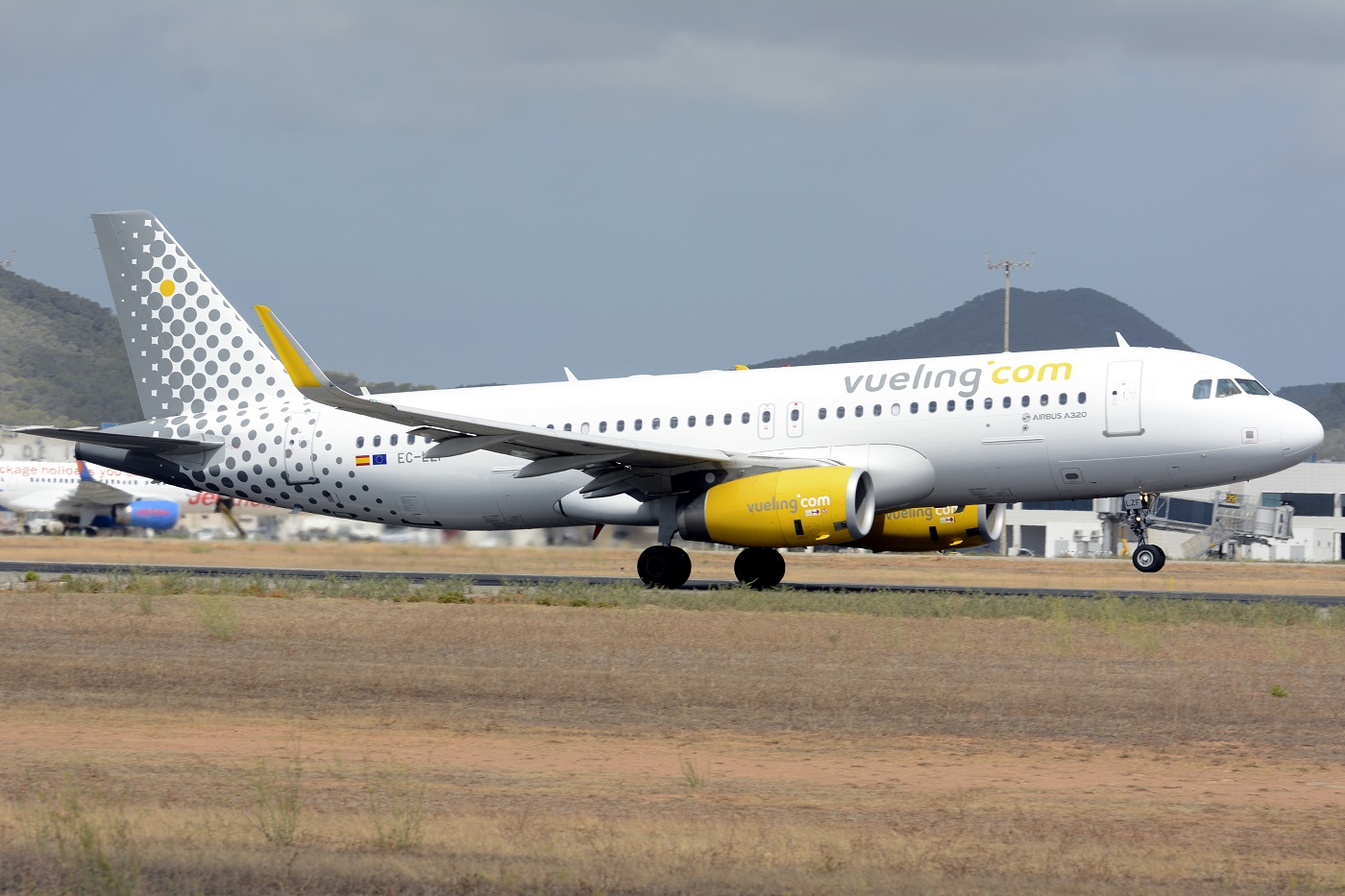 EC-LZF · Airbus A320-232(WL) · (IBZ / LEIB)