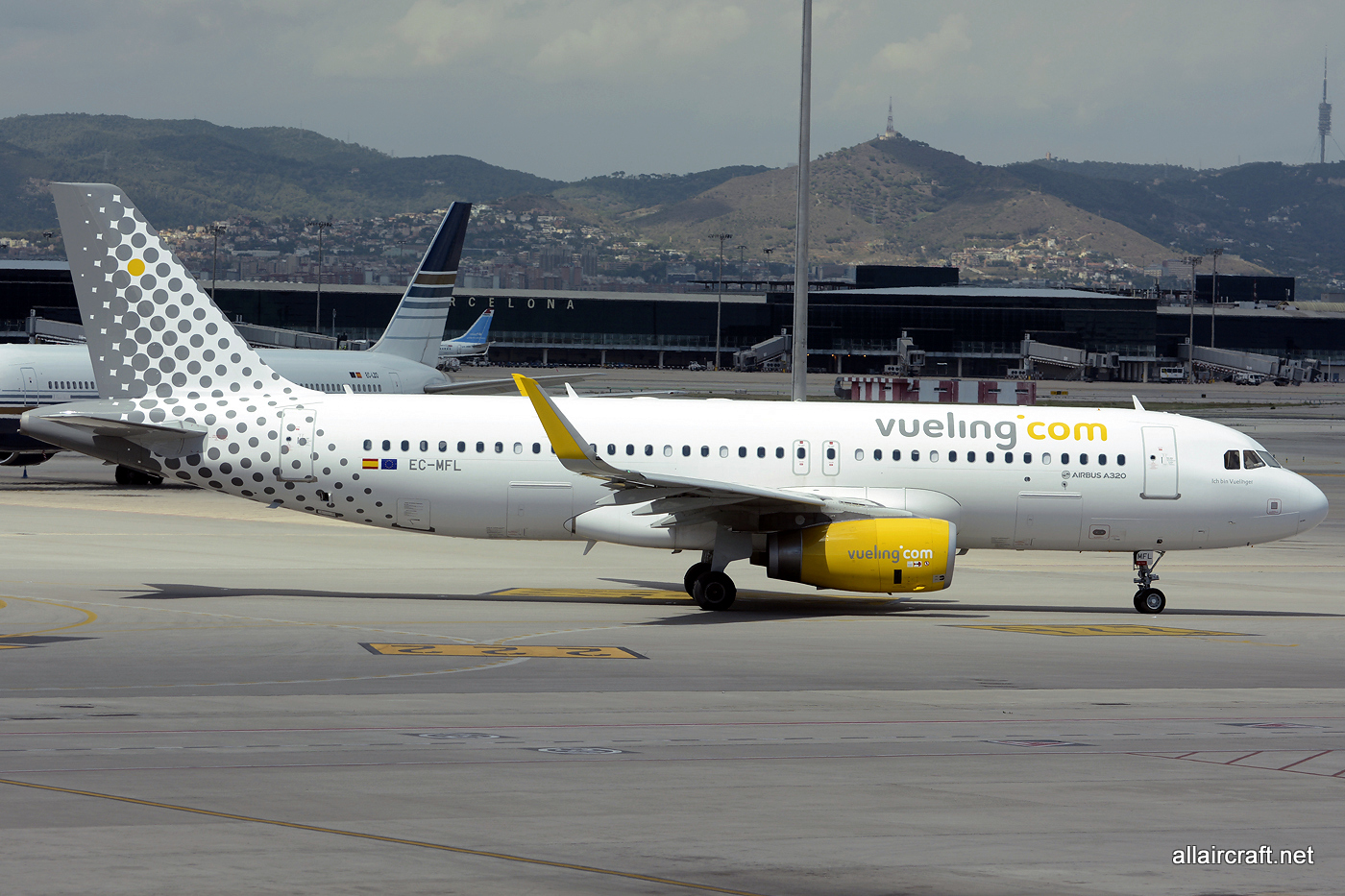 EC-MFL · Airbus A320-232(WL) · (BCN / LEBL)