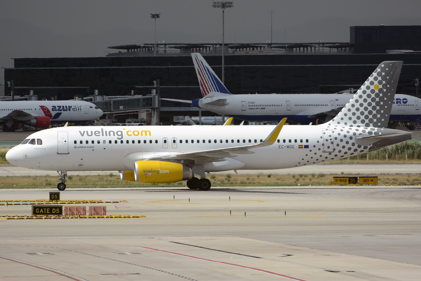 EC-MGE (6607) 2015 Airbus A320-232(WL)
