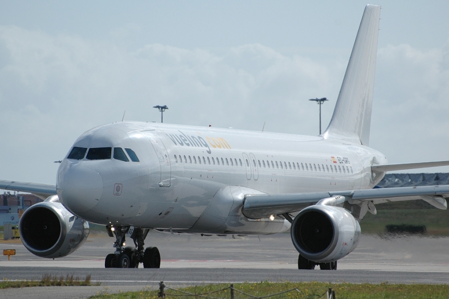 EC-GRG (143) 1990 Airbus A320-211