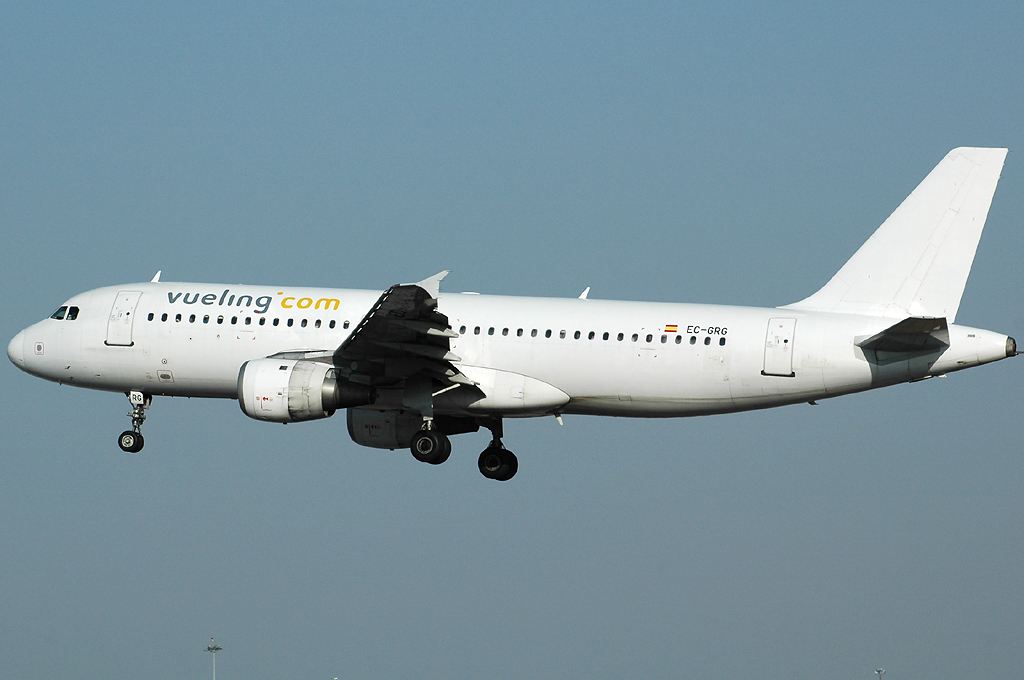 EC-GRG (143) 1990 Airbus A320-211