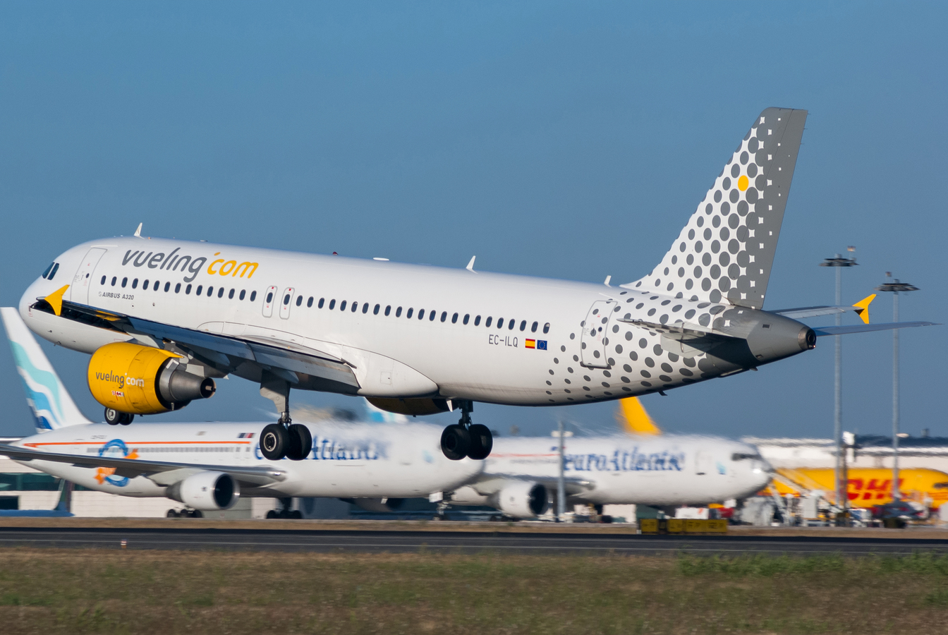 EC-ILQ (1736) 2002 Airbus A320-214