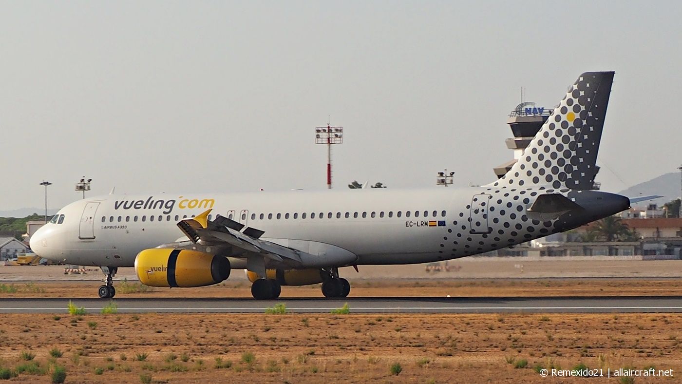 EC-LRM (1349) 2000 Airbus A320-232